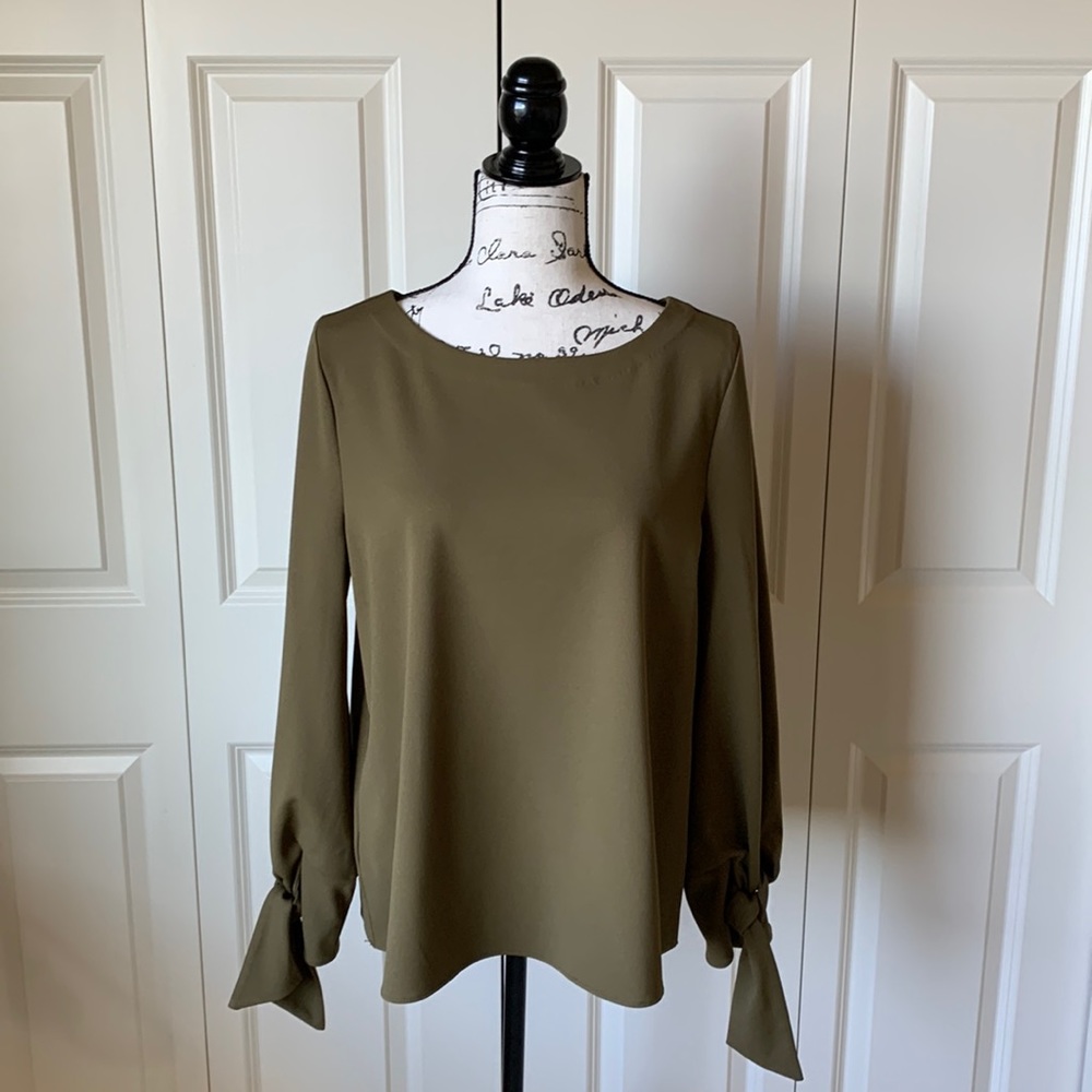 Ann Taylor shirt with tie sleeve detail in olive green, sz L